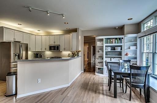 4th image of 41 Pickman Dr