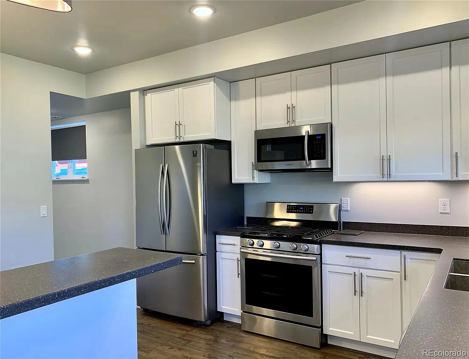 3 bed, 2.5 bath, 1805 sqft, $2,400 — Photo 2