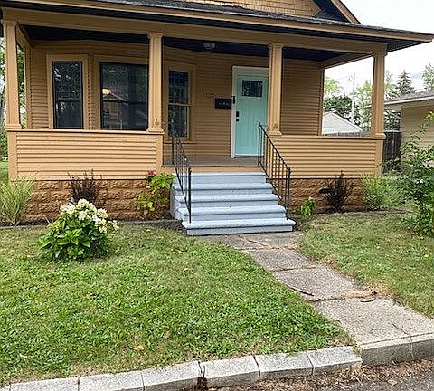 3rd image of 1110 W Forest Ave