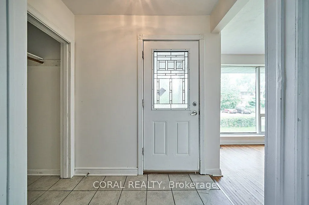 5 bed, $2,990 — Photo 2