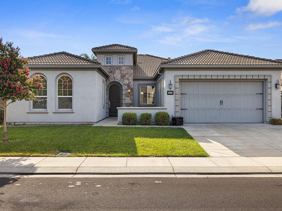 1st image of 1072 Glen Abbey Dr