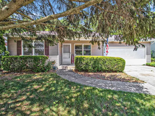 1983 Greenock St, South Bend, IN 46614