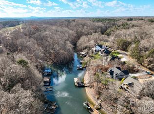 1090 N Saunders Dr, Catawba, NC 28609