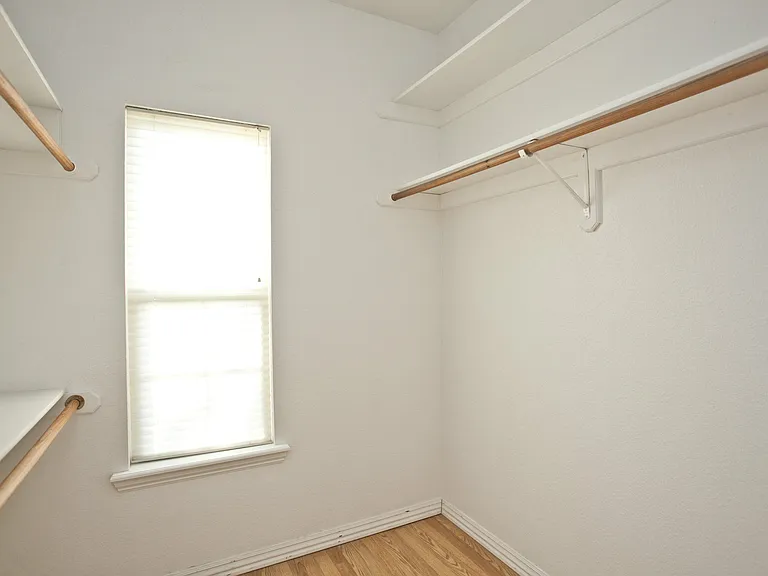 310 Old Forge Dr — Photo 6