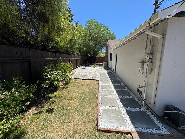 1126 Steinway Ave — Photo 19