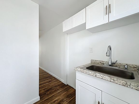4th image of 1101 N D St #C