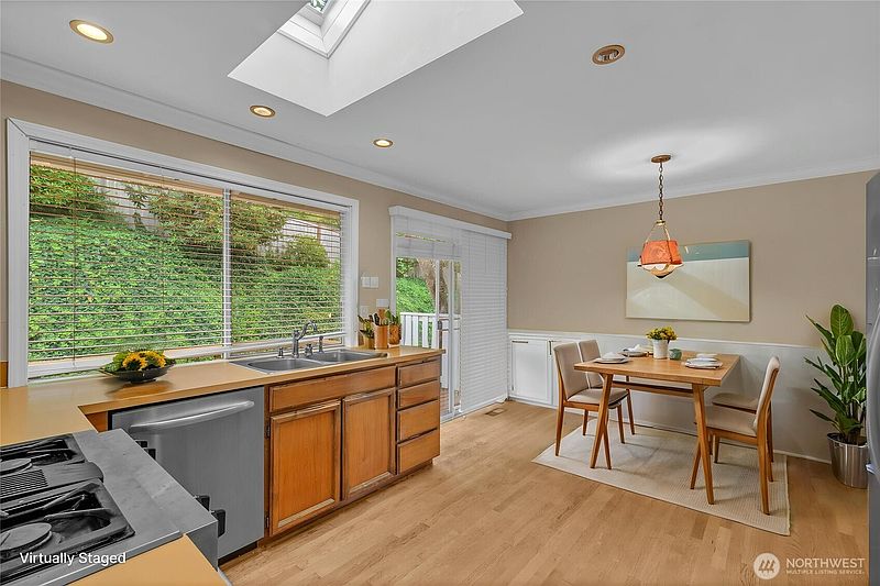 4th image of 15307 SE 43rd Place