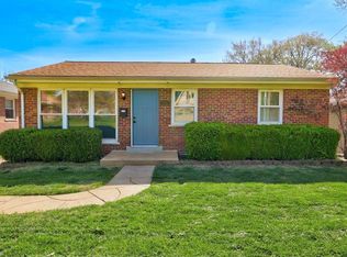 976 Lindemann Rd, Saint Louis, MO 63131