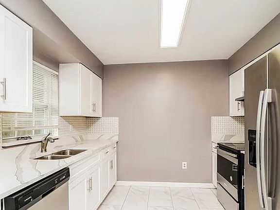 2nd image of 3002 Bent Pine Dr