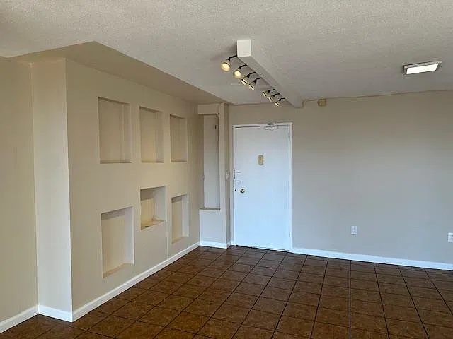 2 bed, 1078 sqft, $2,475 — Photo 4