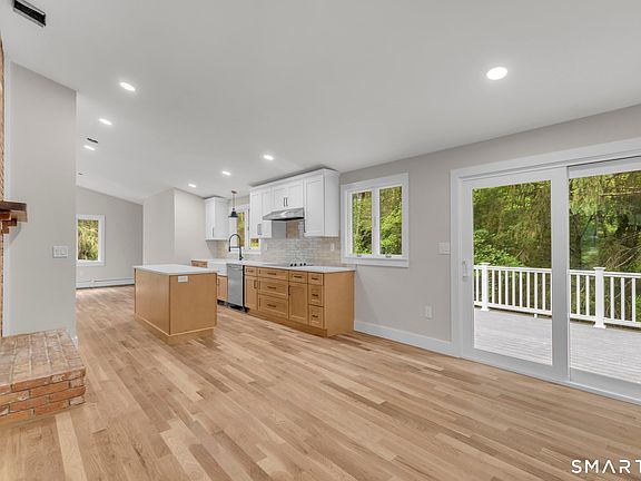 5th image of 114 Cold Spring Road