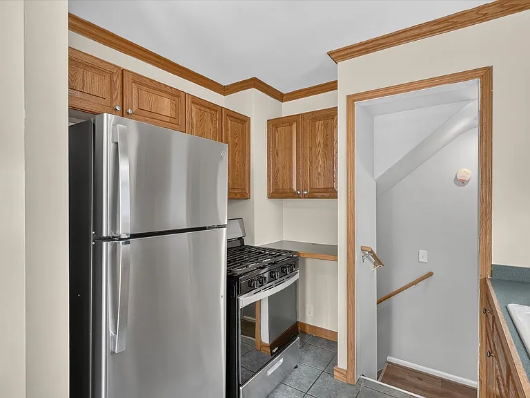 2090 Cicotte Ave — Photo 13