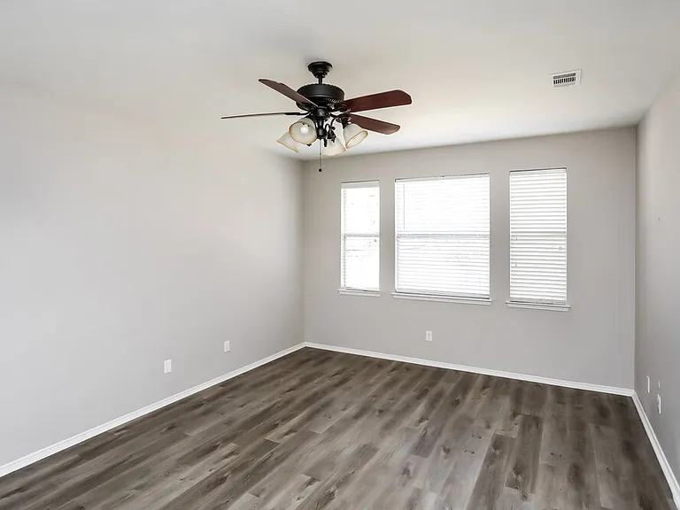 1124 Golden Eagle Ct — Photo 11
