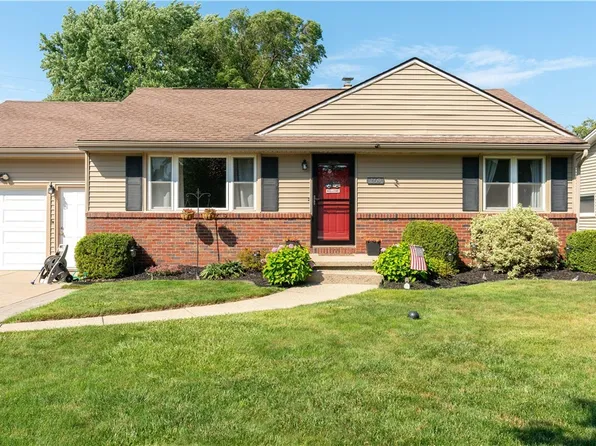 169 Darwin Dr, Depew, NY 14043