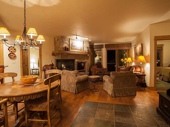 3rd image of 1463 Flattop Cir #205