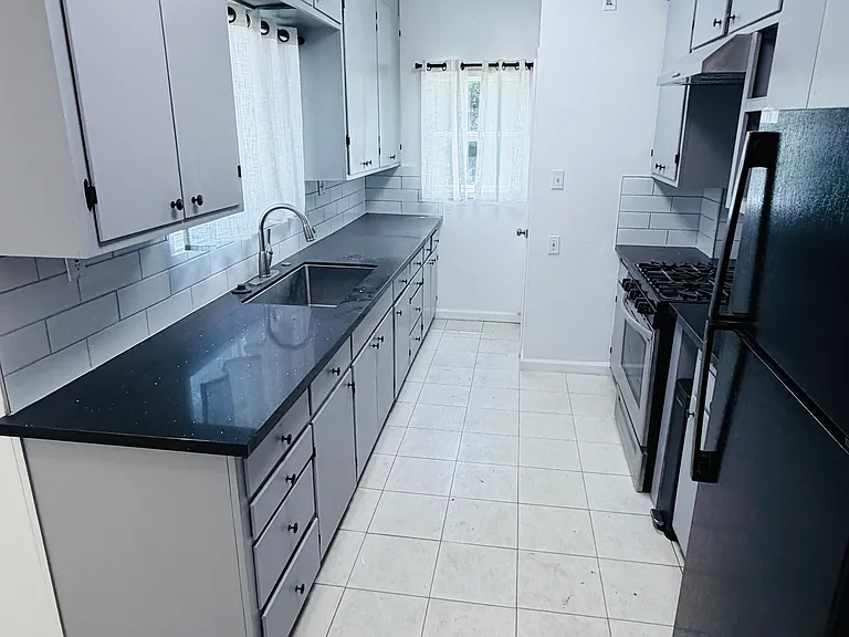 1492 Marin Ave — Photo 8
