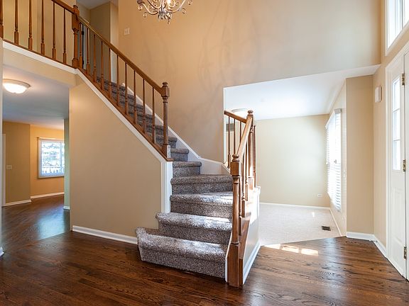 4th image of 140 Knobb Hill Ln