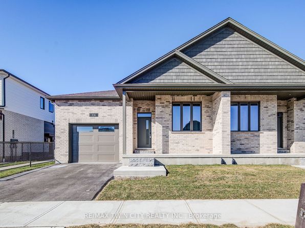 106 S Parkwood Blvd, Woolwich, ON N3B 3G8