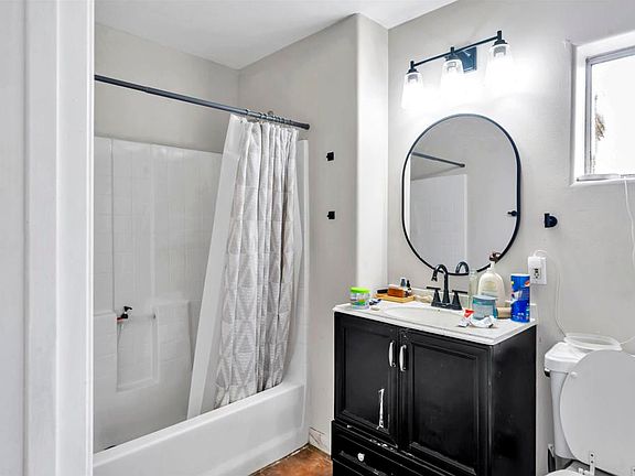 5th image of 5151 Niland St
