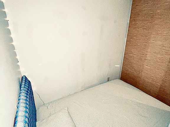 2nd image of 3154 Castiglione St
