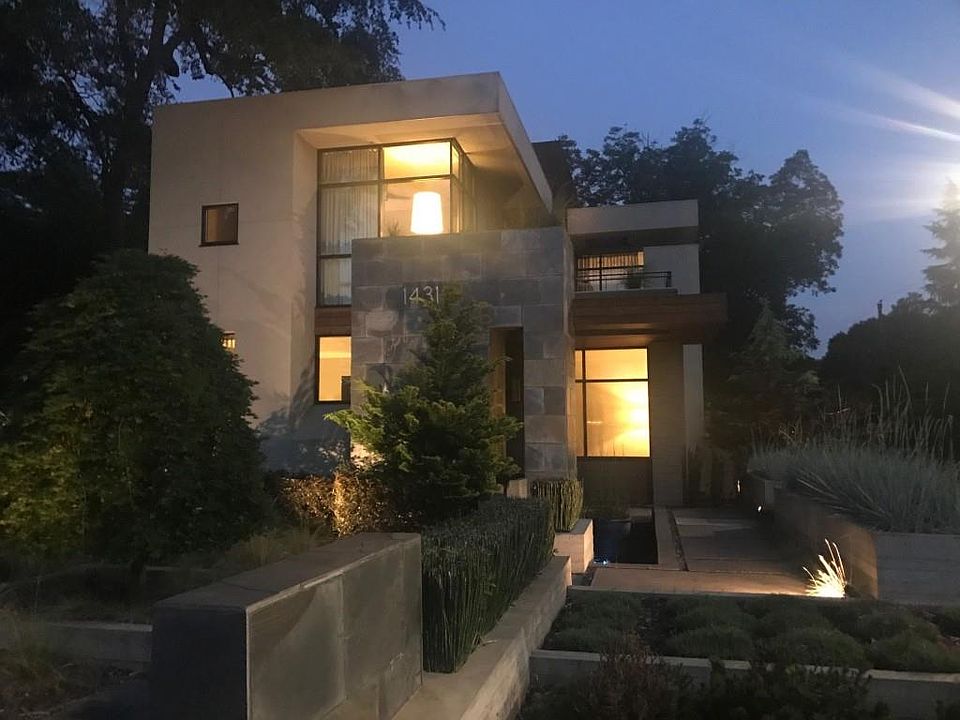 2nd image of 1431 La France St