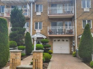 60-11 75st, Middle Village, NY 11379