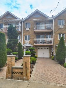 60-11 75st, Middle Village, NY, 11379