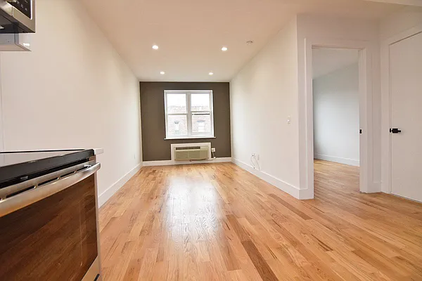 Rented by Bohemia Realty Group | media 17