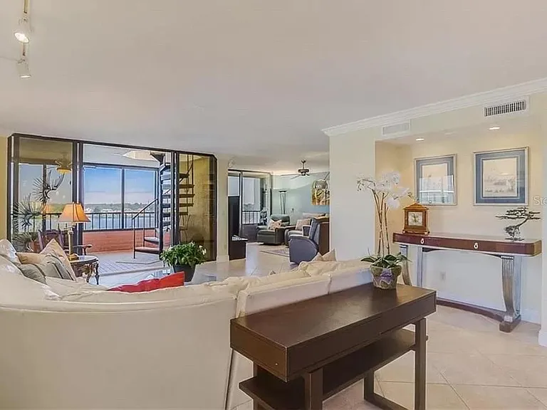 Living room to Florida room and Family room