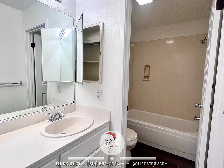303 Sutton Cir — Photo 21