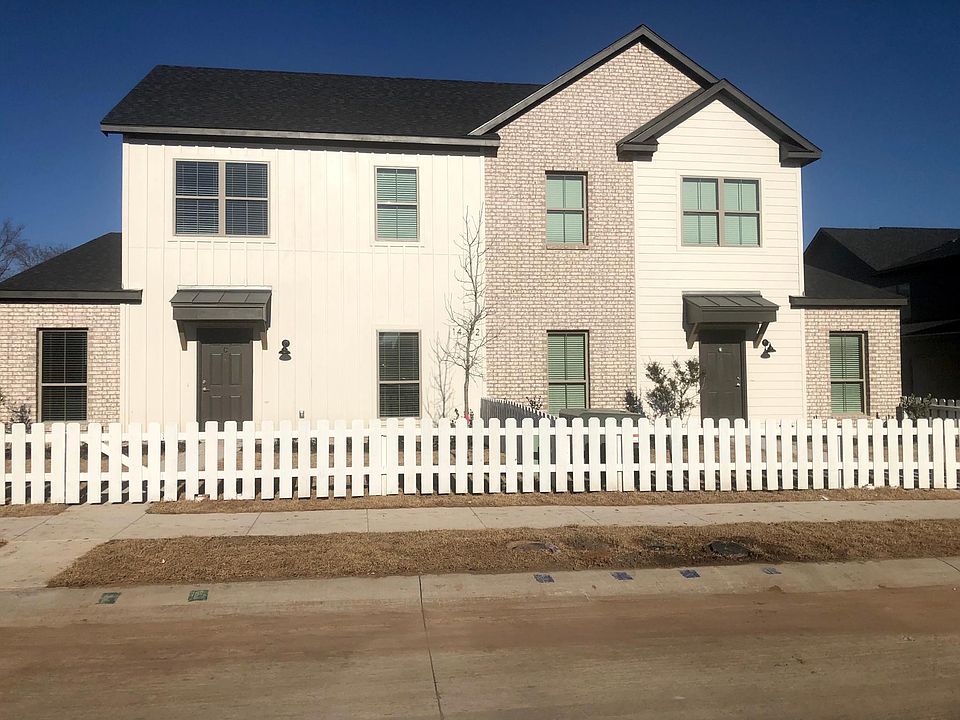1st image of 1414 Orchid Dr #D