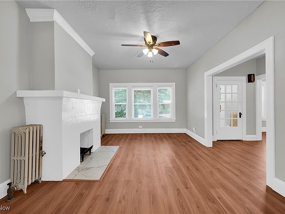 3rd image of 1901 Parkway Dr