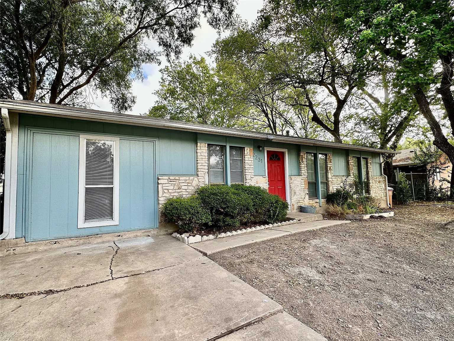 4 bed, 2.0 bath, 1353 sqft, $1,650 — Photo 3