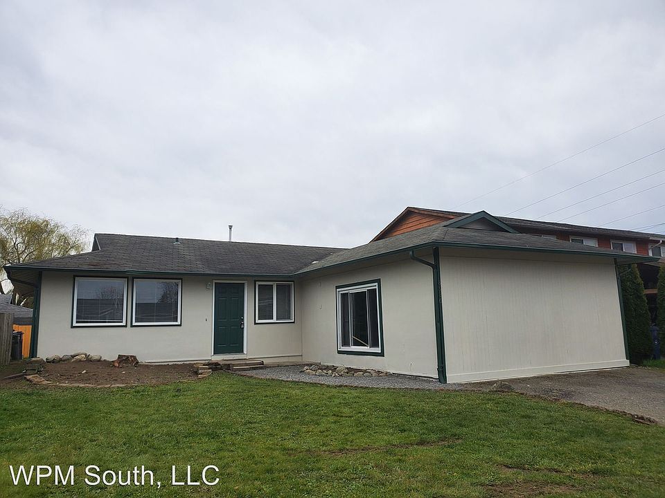 1st image of 8926 12th St NE