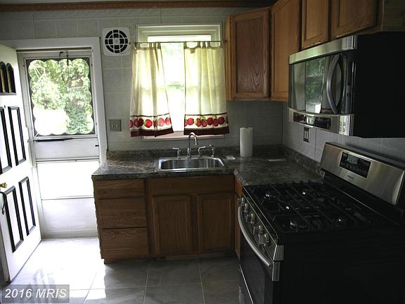 3rd image of 202 6th Ave SE