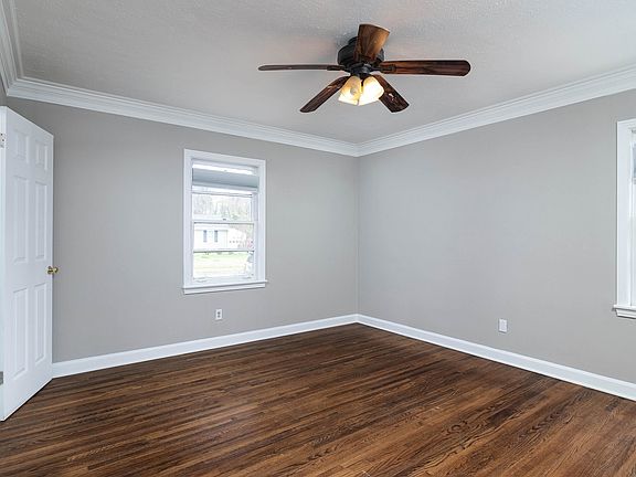 5th image of 4253 Hilldale Ave