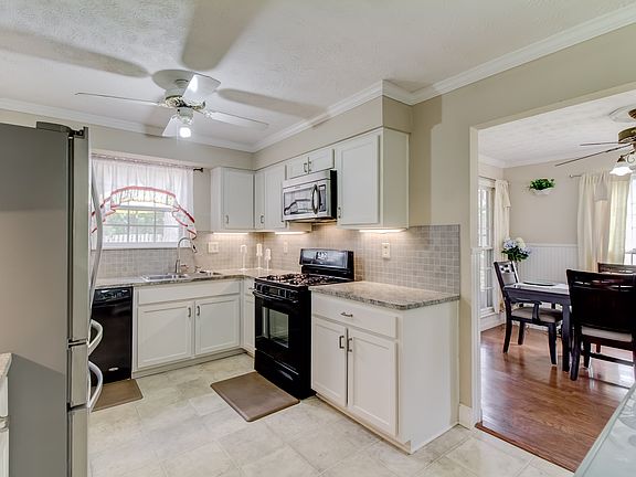 4th image of 160 Grayland Creek Dr