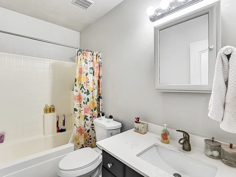 2112 S Dakota Ave — Photo 13