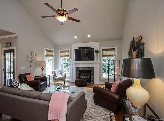 5th image of 7801 New Market Ln