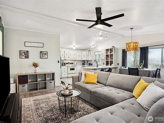 2nd image of 1207 W B Avenue