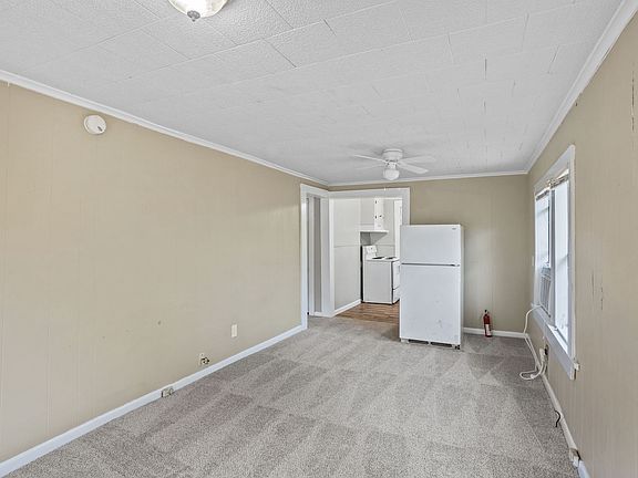 2nd image of 2212 Stanton St #B