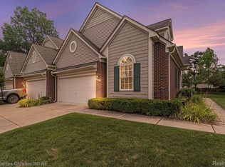 23963 Noble Dr, Farmington, MI 48336