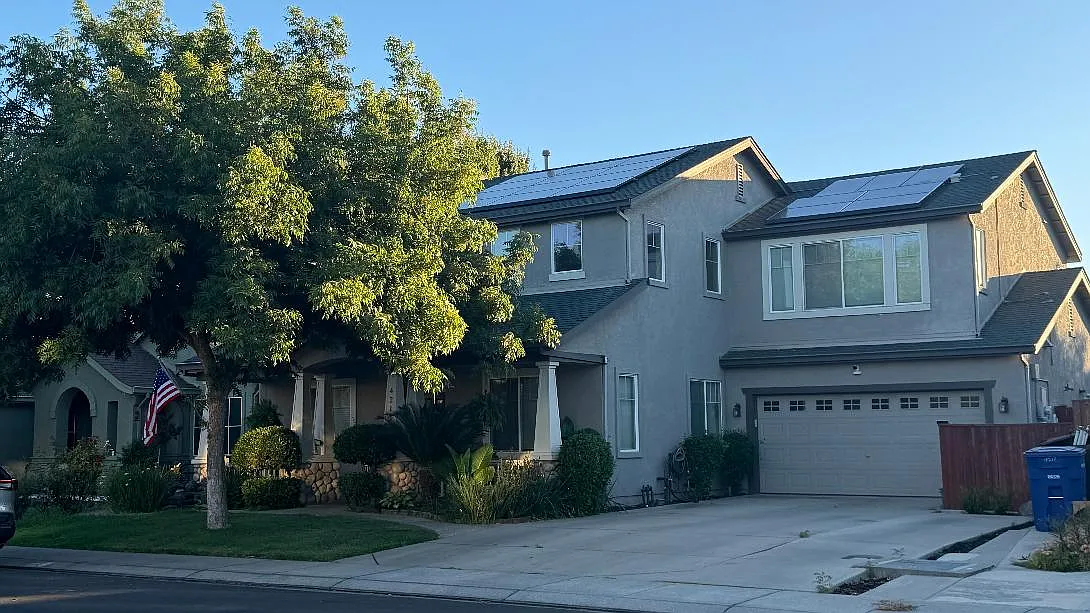 5 bed, 3350 sqft, $3,700 — Photo 2