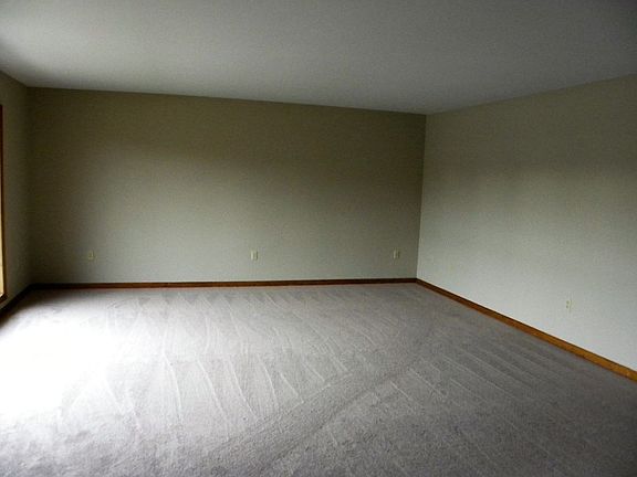 4th image of 12B Pineview Ct