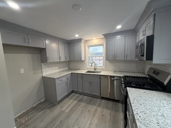 7 Silvia Ct, Hyde Park, MA 02136