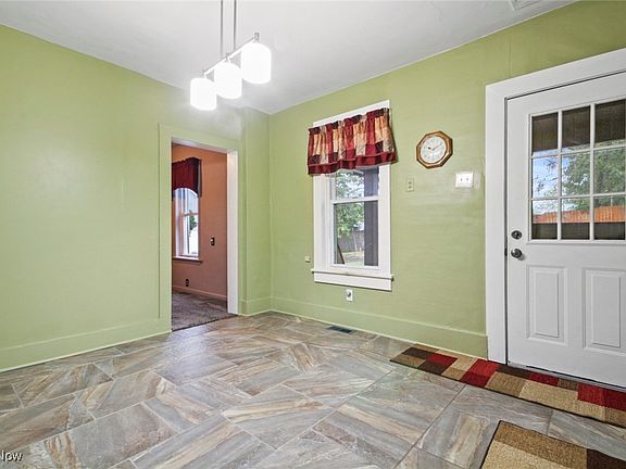 4th image of 56 W Wood St