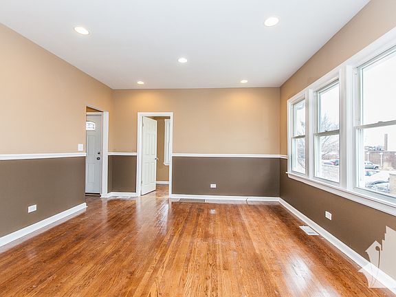 4th image of 9426 S 54th Ct