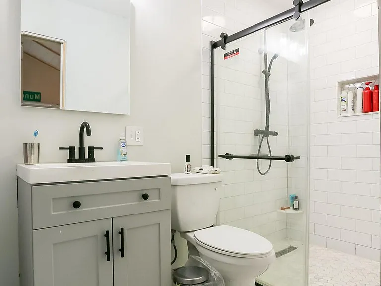 308 E 32nd St #B — Photo 21
