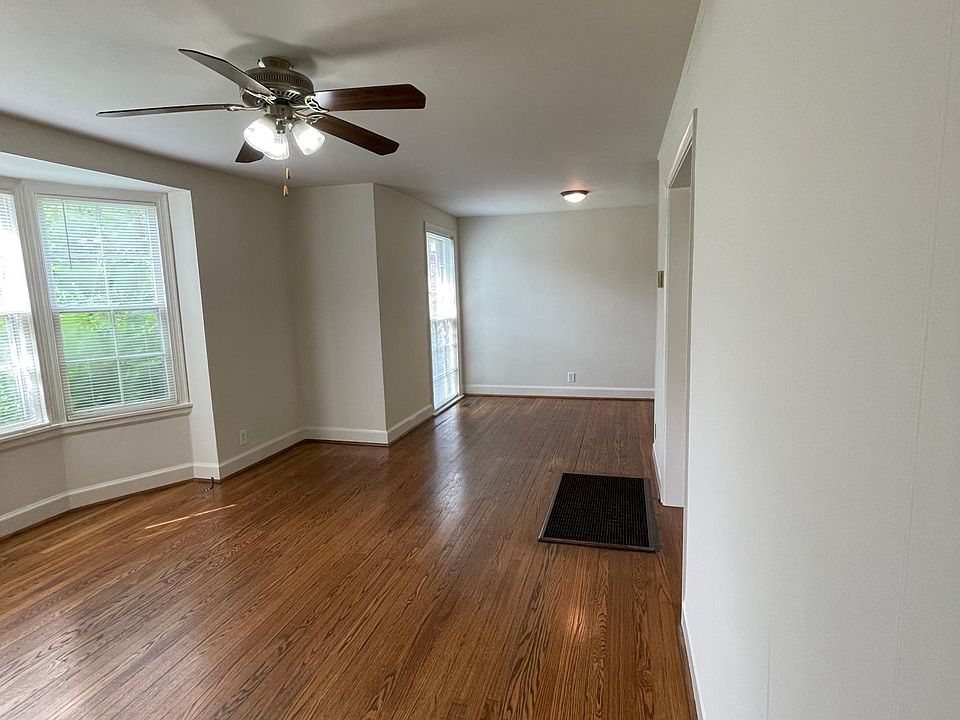 large living and eat in area-hardwood floors