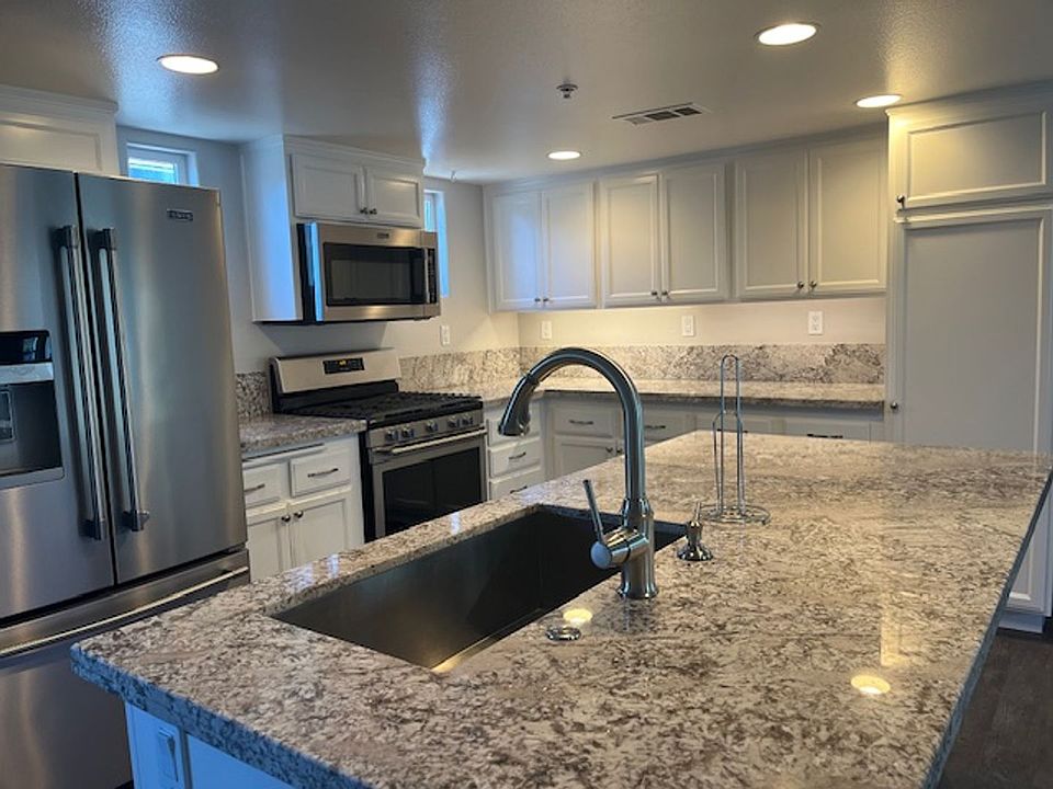 1st image of 1144 Walnut St Unit 13
